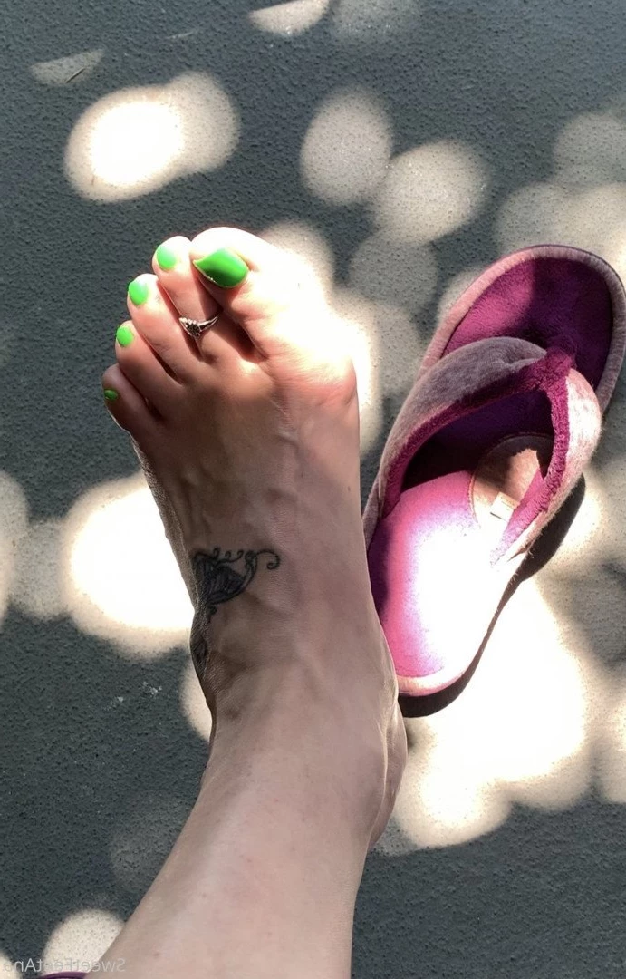 sexysweetfeetana [ sexysweetfeeta1 ] Onlyfans leaked photo 2745952 on Hotleaks.tv