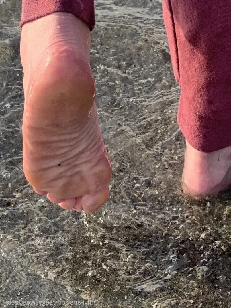 sexysweetfeetana [ sexysweetfeeta1 ] Onlyfans leaked photo 2746117 on Hotleaks.tv