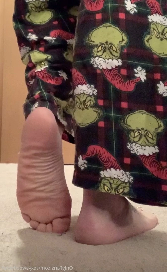 sexysweetfeetana [ sexysweetfeeta1 ] Onlyfans leaked photo 2746300 on Hotleaks.tv
