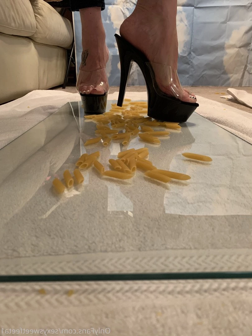 sexysweetfeetana [ sexysweetfeeta1 ] Onlyfans leaked photo 2746703 on Hotleaks.tv