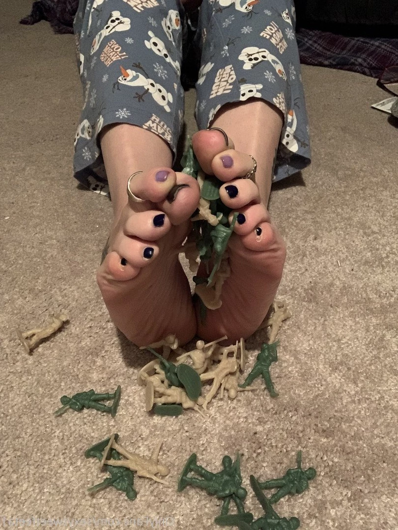 sexysweetfeetana [ sexysweetfeeta1 ] Onlyfans leaked photo 2746735 on Hotleaks.tv
