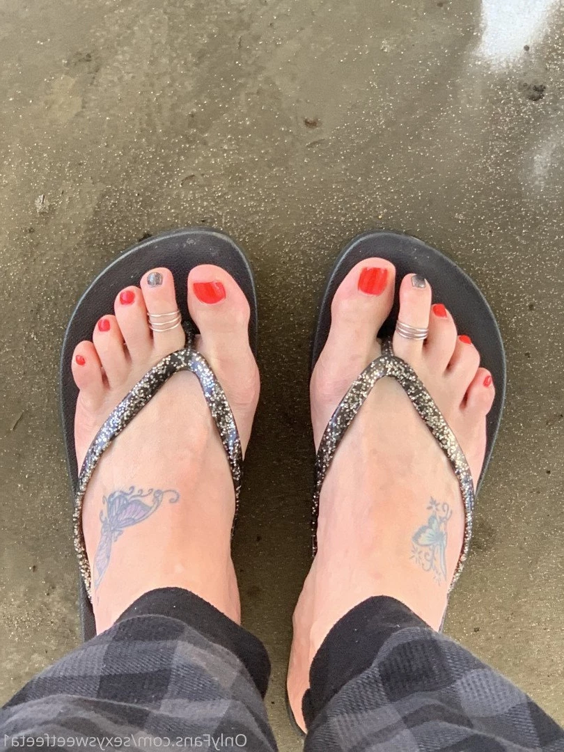 sexysweetfeetana [ sexysweetfeeta1 ] Onlyfans leaked photo 2747003 on Hotleaks.tv