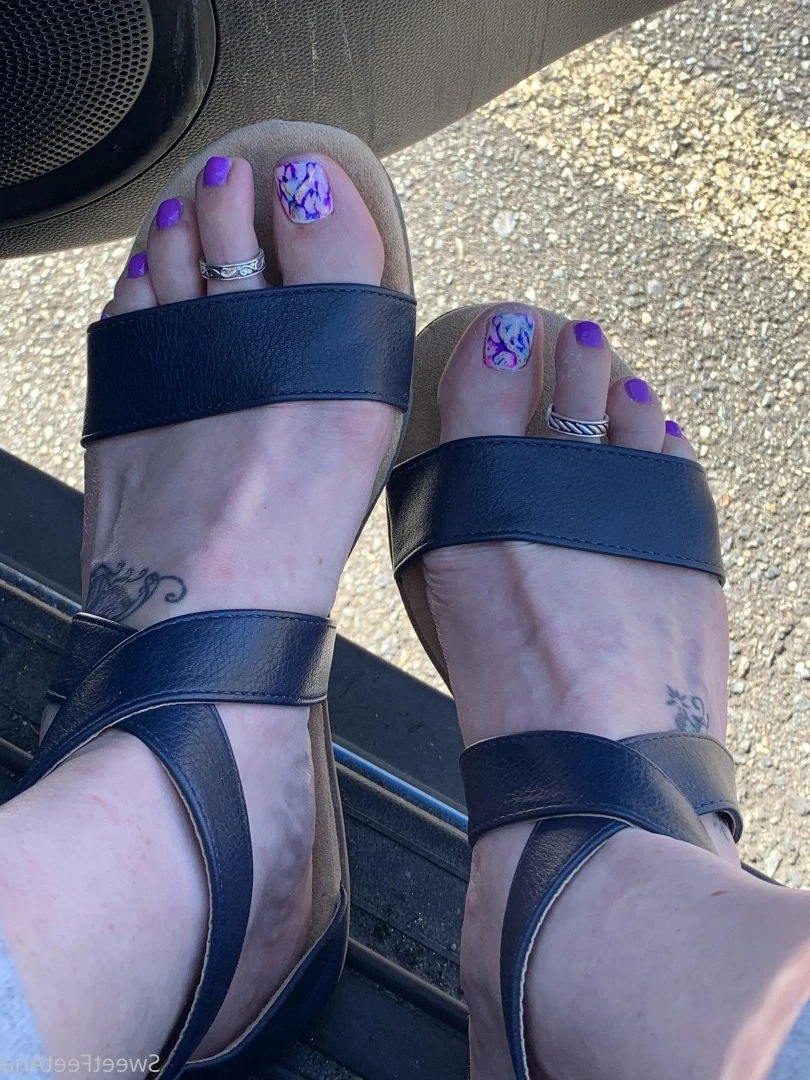 sexysweetfeetana [ sexysweetfeeta1 ] Onlyfans leaked photo 2747215 on Hotleaks.tv