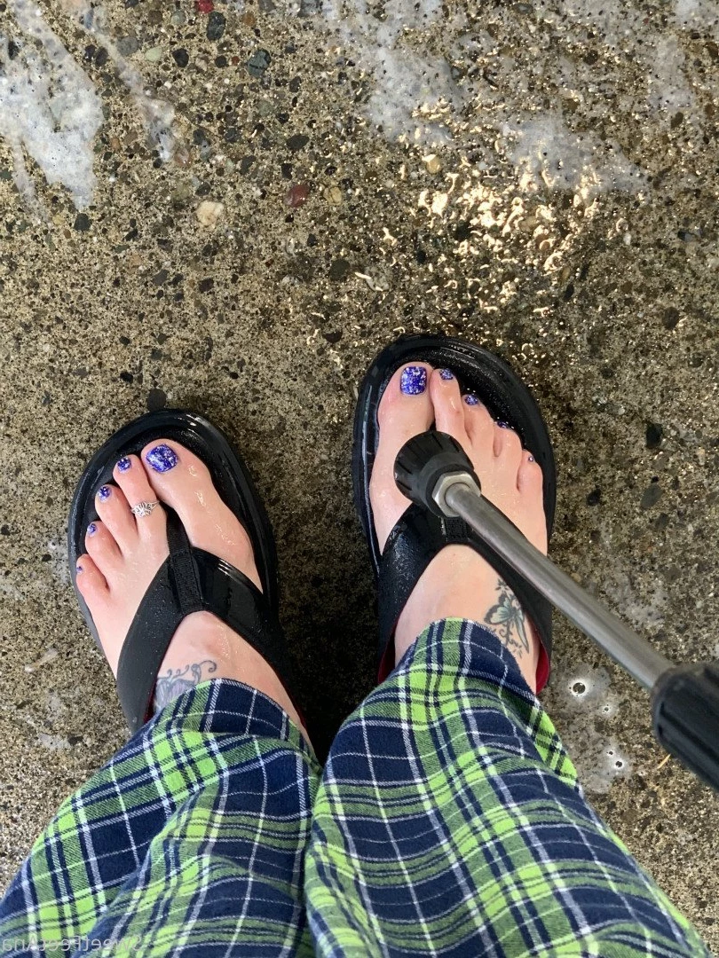 sexysweetfeetana [ sexysweetfeeta1 ] Onlyfans leaked photo 2748405 on Hotleaks.tv
