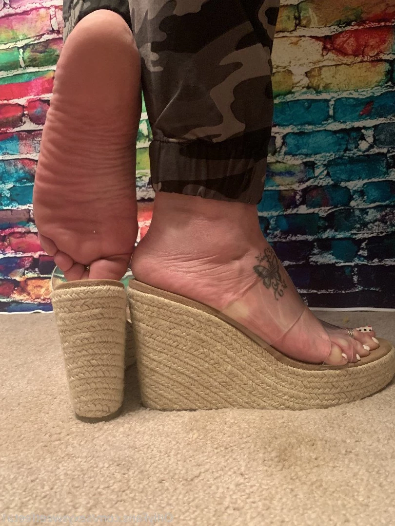 sexysweetfeetana [ sexysweetfeeta1 ] Onlyfans leaked photo 2748564 on Hotleaks.tv