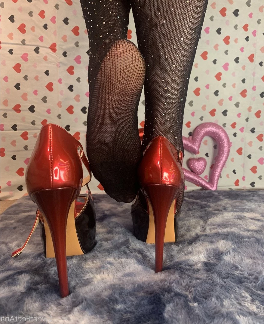 sexysweetfeetana [ sexysweetfeeta1 ] Onlyfans leaked photo 2749076 on Hotleaks.tv