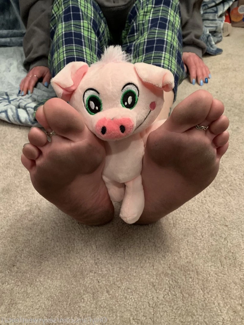 sexysweetfeetana [ sexysweetfeeta1 ] Onlyfans leaked photo 2749396 on Hotleaks.tv