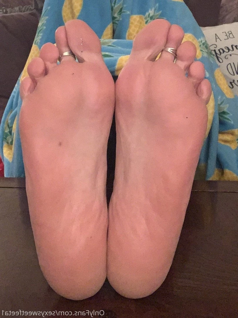 sexysweetfeetana [ sexysweetfeeta1 ] Onlyfans leaked photo 2749540 on Hotleaks.tv