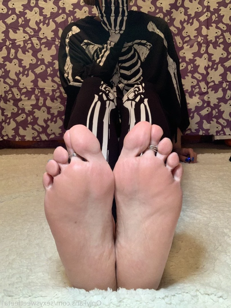 sexysweetfeetana [ sexysweetfeeta1 ] Onlyfans leaked photo 2749890 on Hotleaks.tv