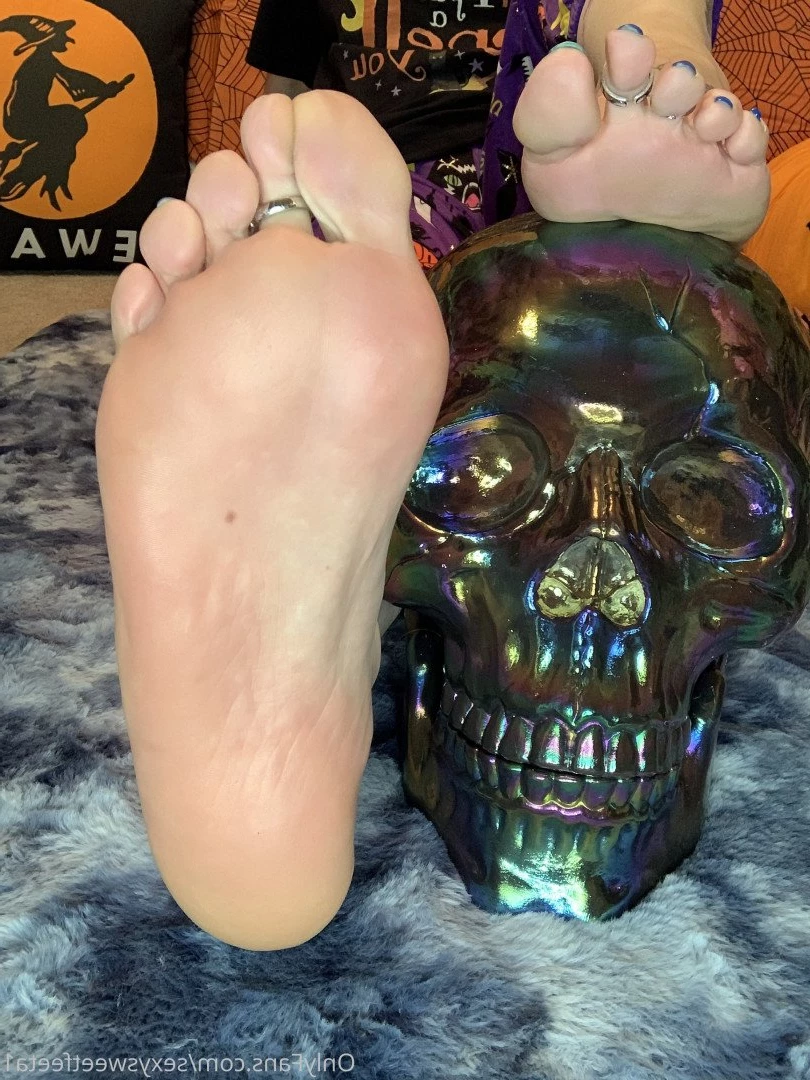 sexysweetfeetana [ sexysweetfeeta1 ] Onlyfans leaked photo 2749915 on Hotleaks.tv