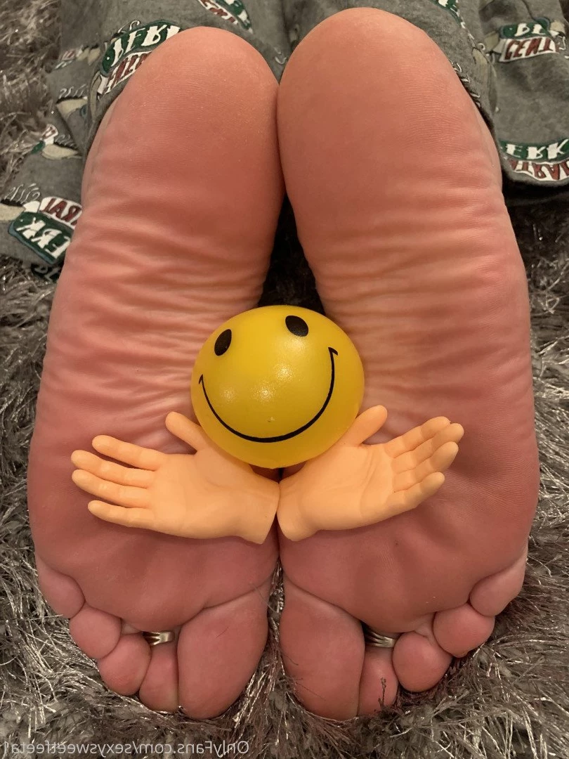 sexysweetfeetana [ sexysweetfeeta1 ] Onlyfans leaked photo 2750188 on Hotleaks.tv