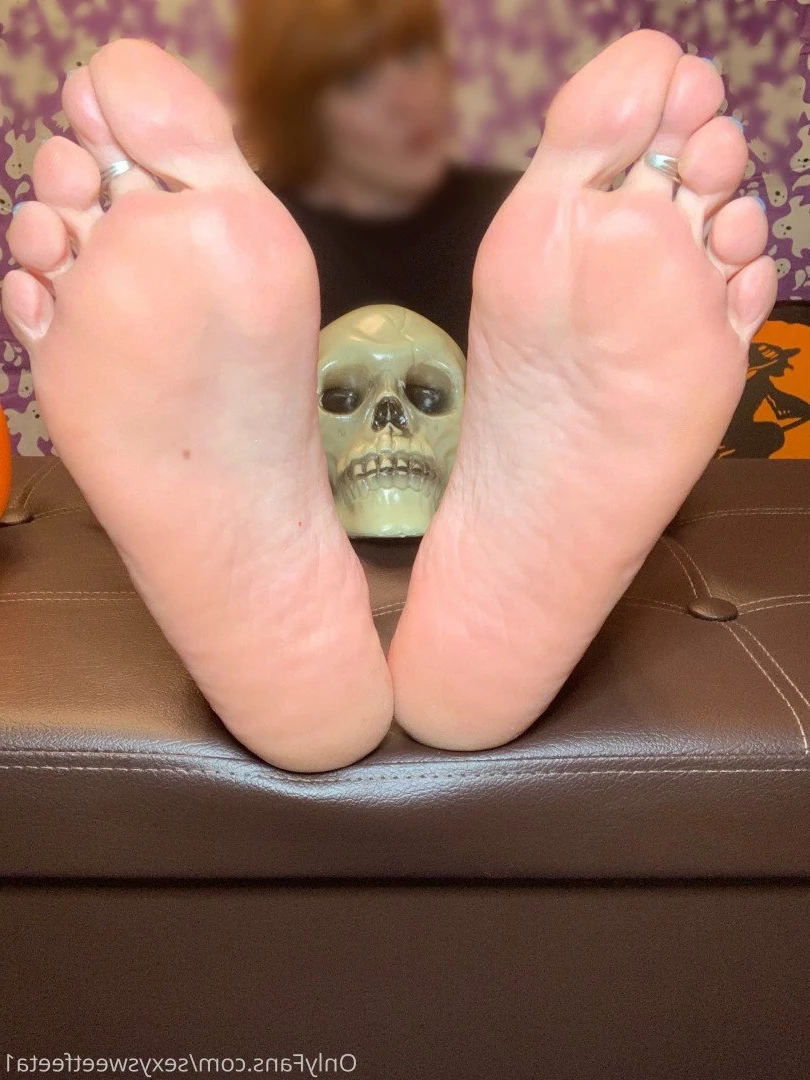 sexysweetfeetana [ sexysweetfeeta1 ] Onlyfans leaked photo 2750493 on Hotleaks.tv