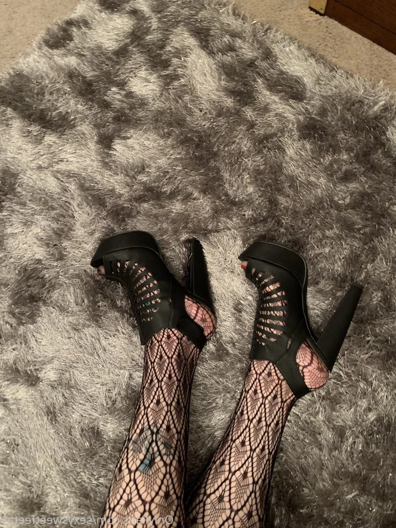 sexysweetfeetana [ sexysweetfeeta1 ] Onlyfans leaked photo 2751238 on Hotleaks.tv