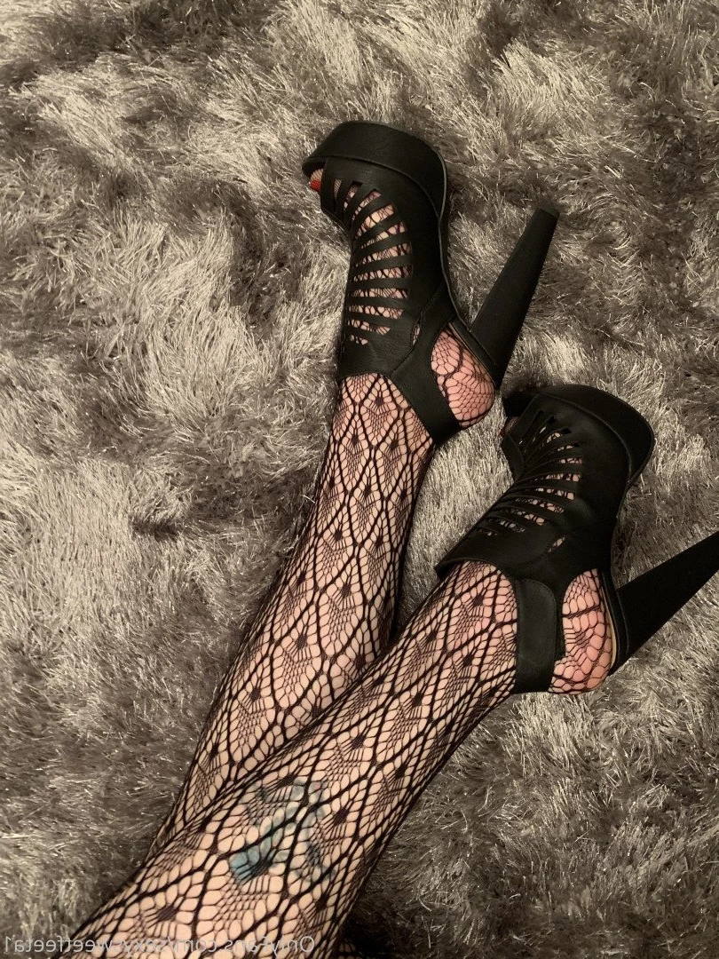 sexysweetfeetana [ sexysweetfeeta1 ] Onlyfans leaked photo 2751467 on Hotleaks.tv