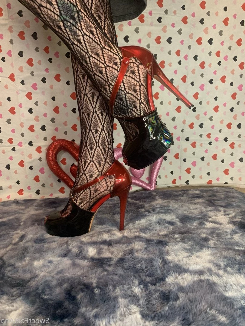 sexysweetfeetana [ sexysweetfeeta1 ] Onlyfans leaked photo 2752139 on Hotleaks.tv
