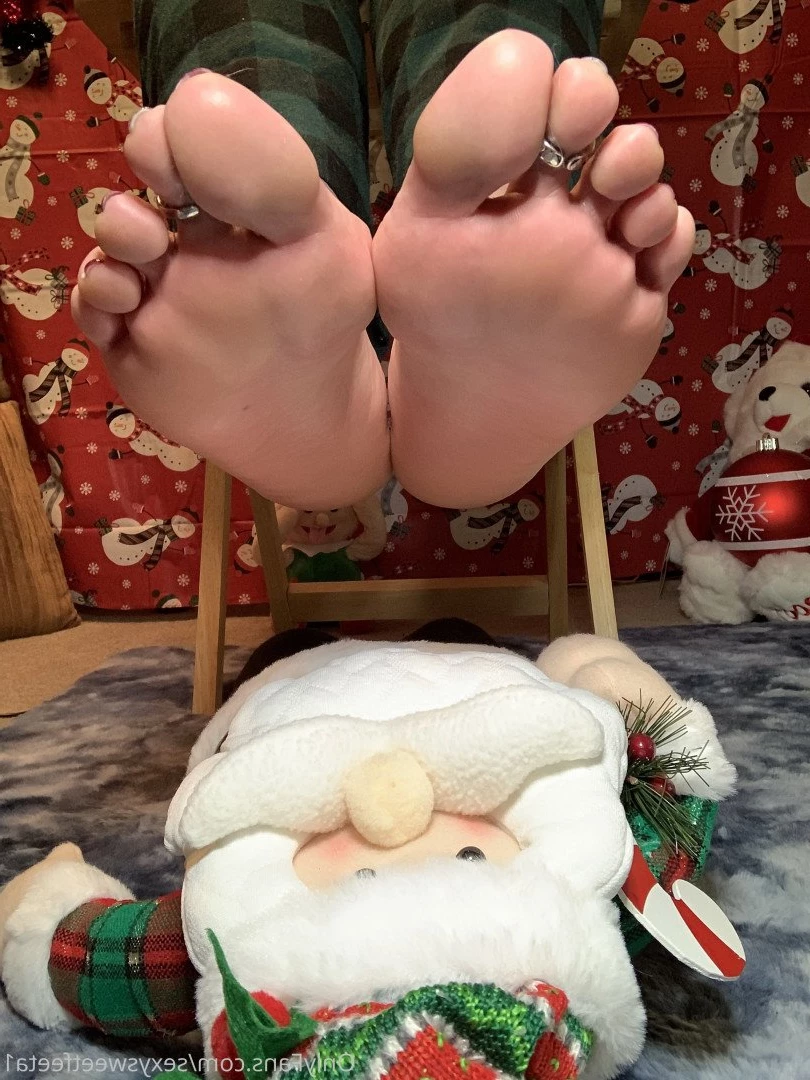 sexysweetfeetana [ sexysweetfeeta1 ] Onlyfans leaked photo 2752525 on Hotleaks.tv