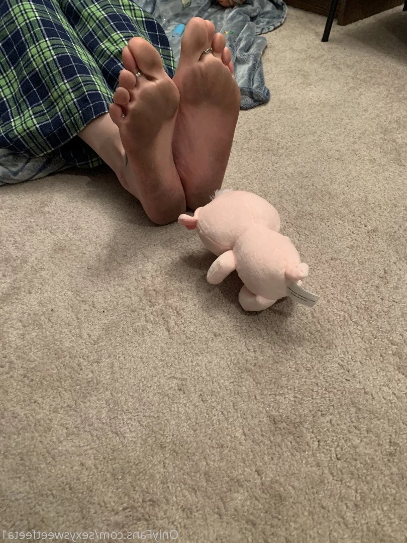 sexysweetfeetana [ sexysweetfeeta1 ] Onlyfans leaked photo 2752643 on Hotleaks.tv