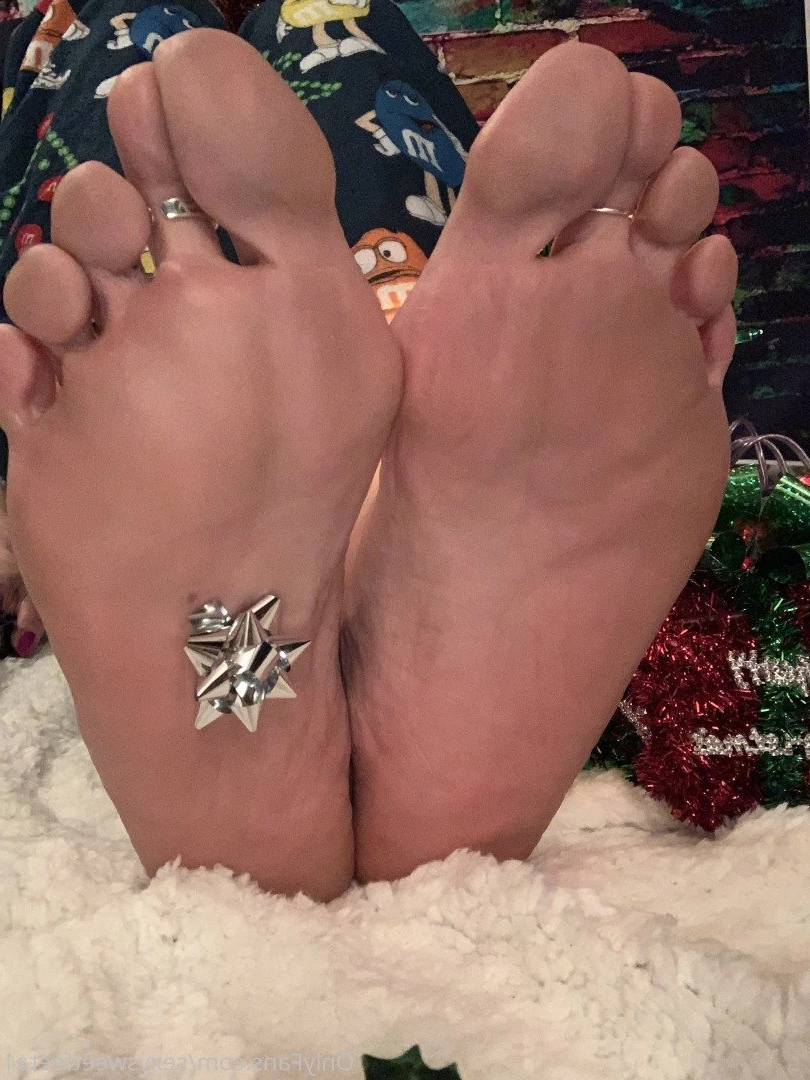 sexysweetfeetana [ sexysweetfeeta1 ] Onlyfans leaked photo 2752688 on Hotleaks.tv
