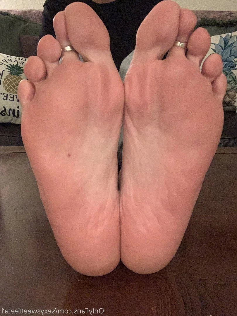 sexysweetfeetana [ sexysweetfeeta1 ] Onlyfans leaked photo 2752827 on Hotleaks.tv