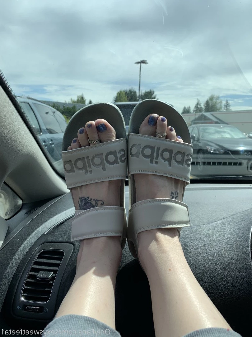 sexysweetfeetana [ sexysweetfeeta1 ] Onlyfans leaked photo 2753028 on Hotleaks.tv