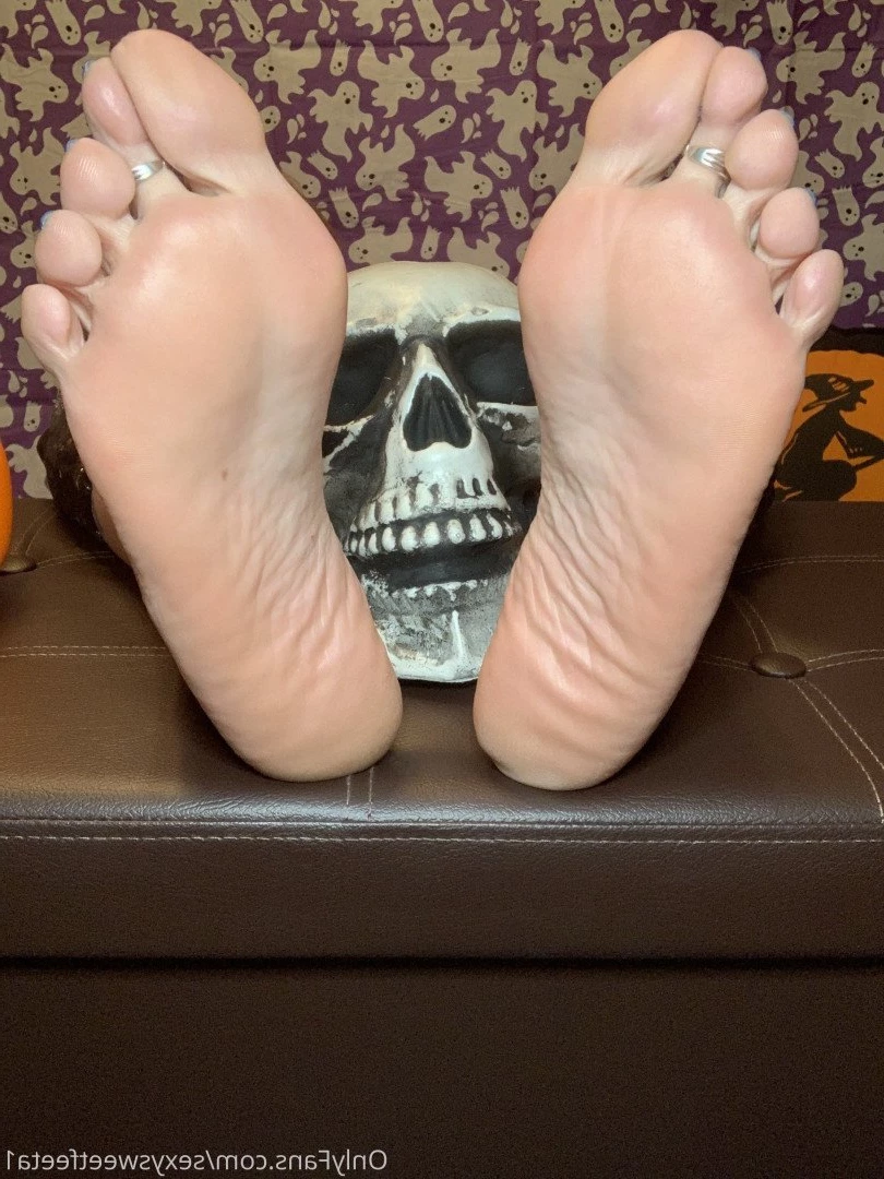 sexysweetfeetana [ sexysweetfeeta1 ] Onlyfans leaked photo 2753076 on Hotleaks.tv