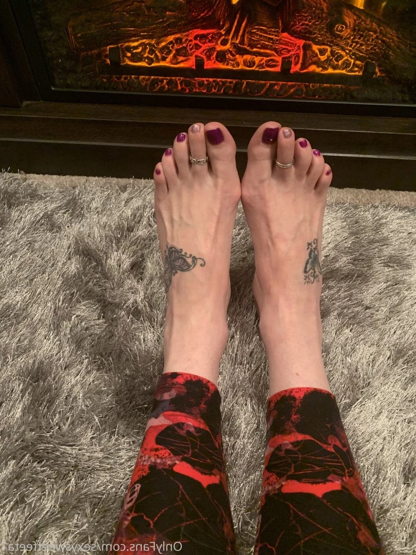 sexysweetfeetana [ sexysweetfeeta1 ] Onlyfans leaked photo 2753159 on Hotleaks.tv