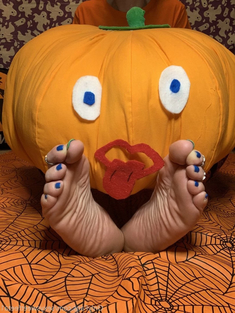 sexysweetfeetana [ sexysweetfeeta1 ] Onlyfans leaked photo 2754565 on Hotleaks.tv