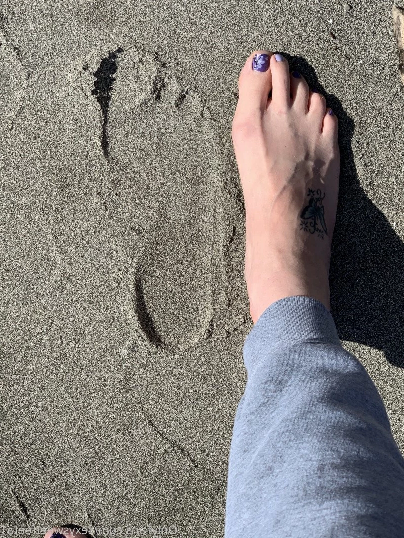 sexysweetfeetana [ sexysweetfeeta1 ] Onlyfans leaked photo 2754894 on Hotleaks.tv