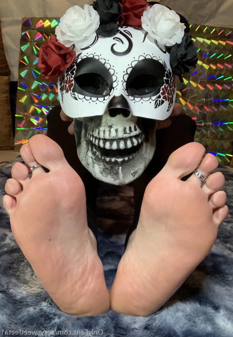 sexysweetfeetana [ sexysweetfeeta1 ] Onlyfans leaked photo 2755530 on Hotleaks.tv