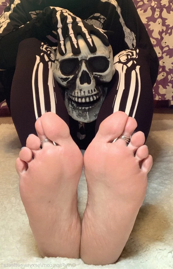 sexysweetfeetana [ sexysweetfeeta1 ] Onlyfans leaked photo 2755823 on Hotleaks.tv
