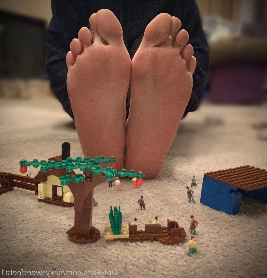sexysweetfeetana [ sexysweetfeeta1 ] Onlyfans leaked photo 2756974 on Hotleaks.tv