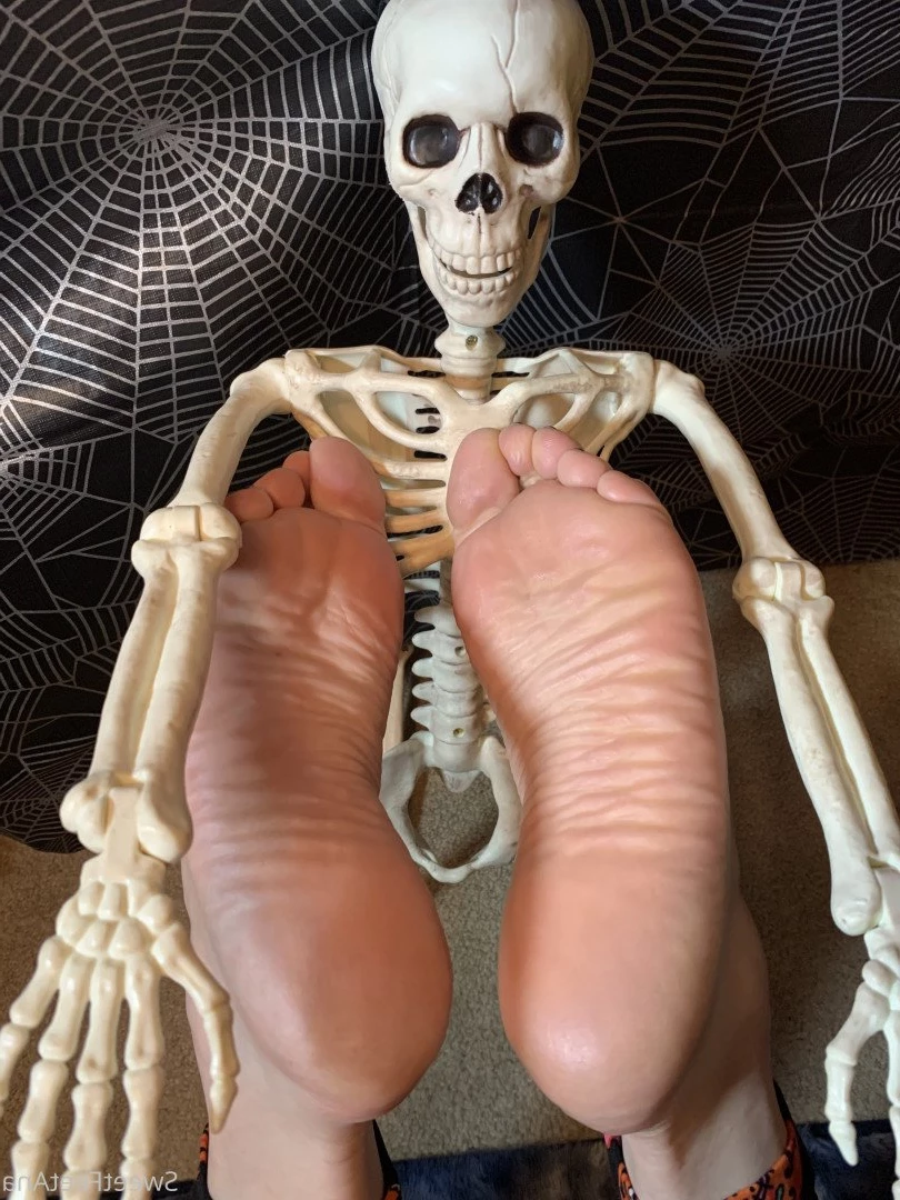 sexysweetfeetana [ sexysweetfeeta1 ] Onlyfans leaked photo 2757076 on Hotleaks.tv