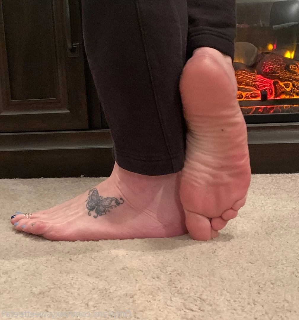 sexysweetfeetana [ sexysweetfeeta1 ] Onlyfans leaked photo 2757760 on Hotleaks.tv