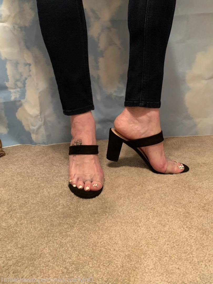 sexysweetfeetana [ sexysweetfeeta1 ] Onlyfans leaked photo 2758426 on Hotleaks.tv