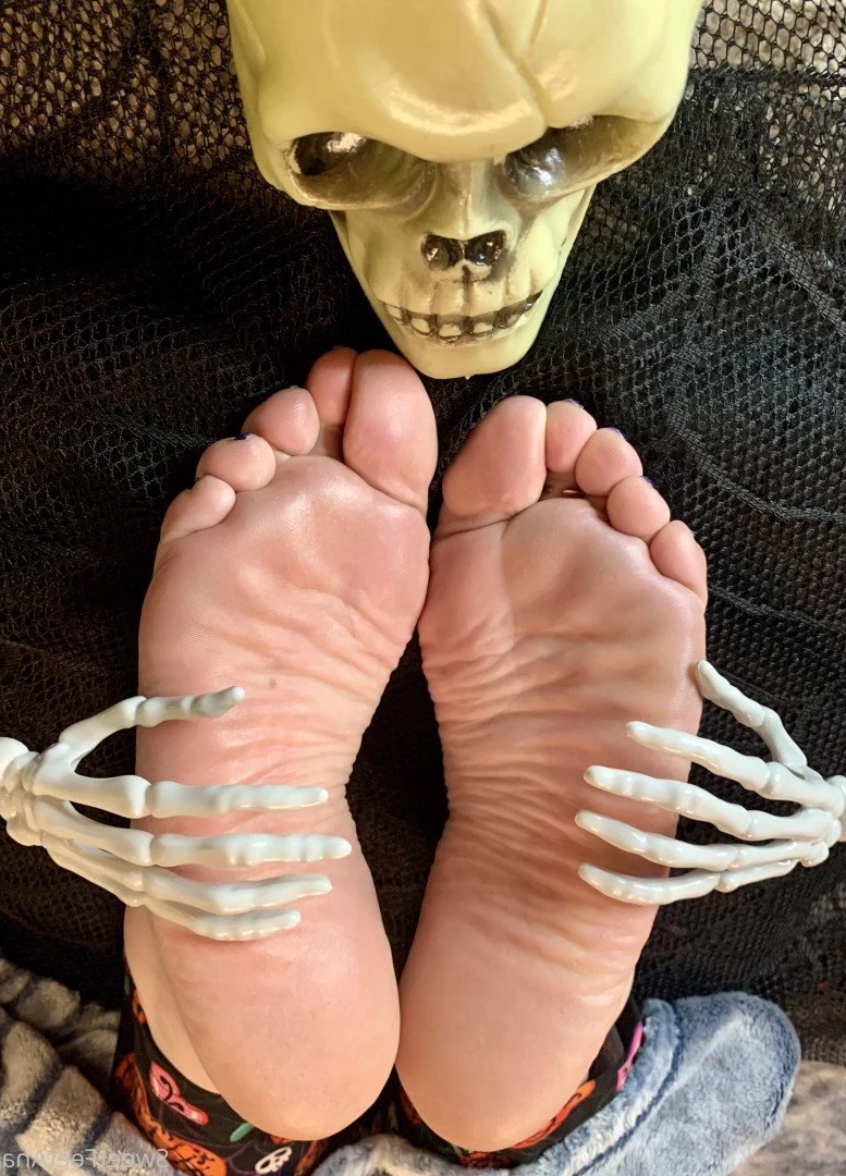sexysweetfeetana [ sexysweetfeeta1 ] Onlyfans leaked photo 2758671 on Hotleaks.tv