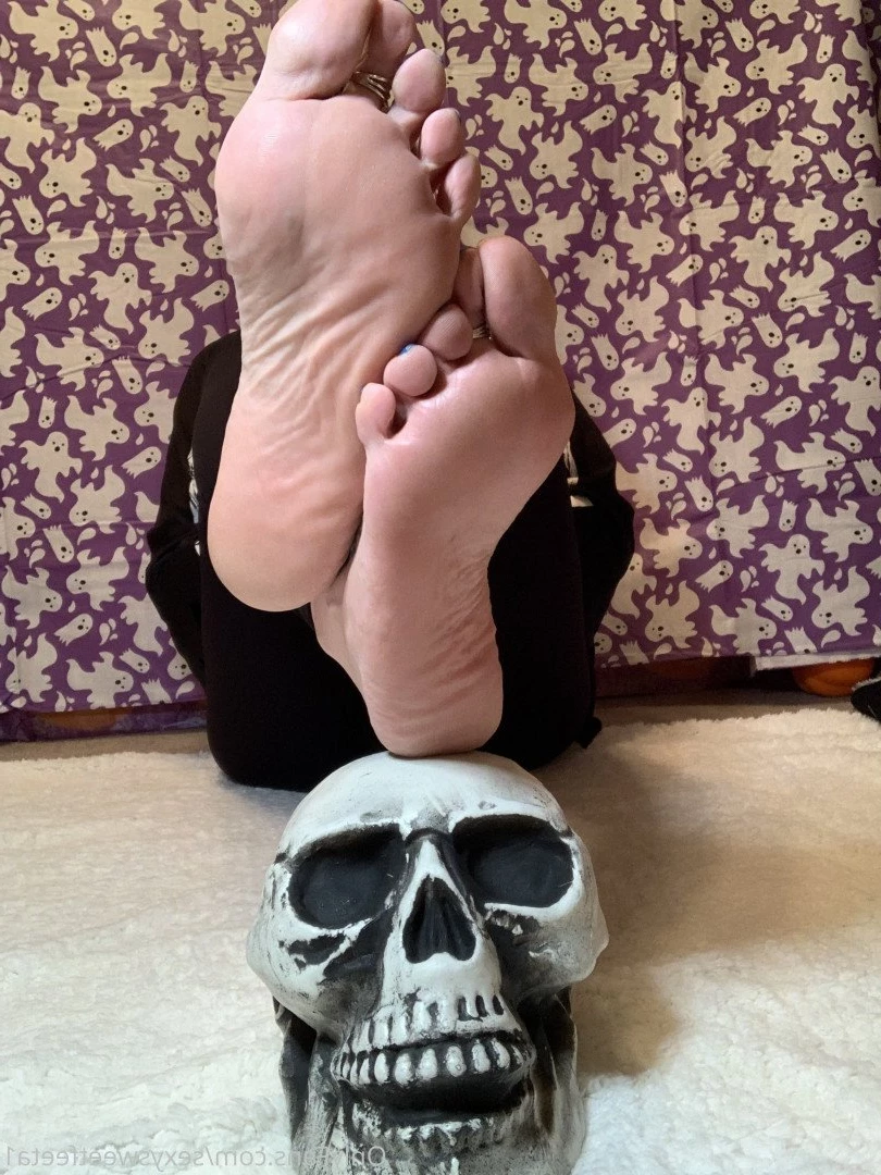 sexysweetfeetana [ sexysweetfeeta1 ] Onlyfans leaked photo 2758765 on Hotleaks.tv
