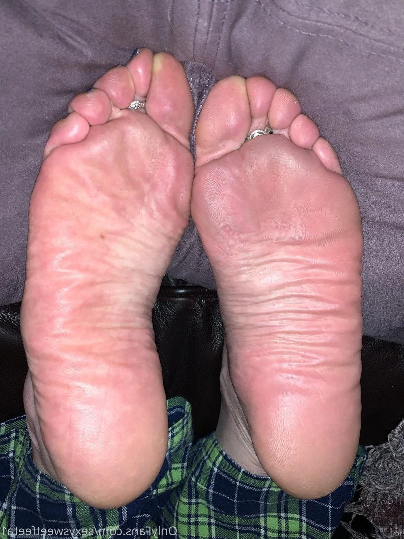 sexysweetfeetana [ sexysweetfeeta1 ] Onlyfans leaked photo 2760133 on Hotleaks.tv