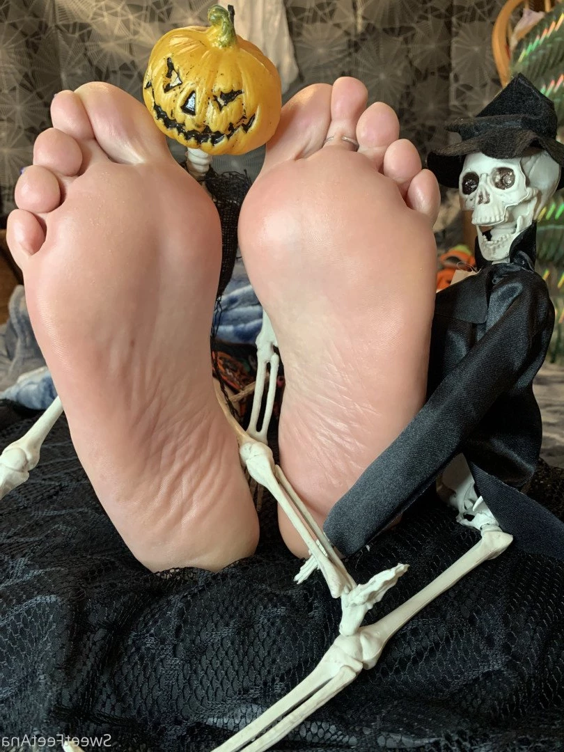 sexysweetfeetana [ sexysweetfeeta1 ] Onlyfans leaked photo 2761462 on Hotleaks.tv
