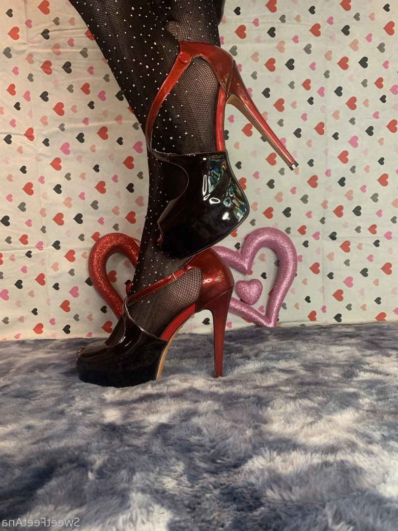 sexysweetfeetana [ sexysweetfeeta1 ] Onlyfans leaked photo 2761637 on Hotleaks.tv