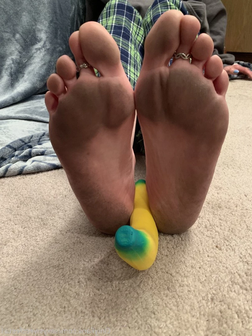 sexysweetfeetana [ sexysweetfeeta1 ] Onlyfans leaked photo 2762404 on Hotleaks.tv