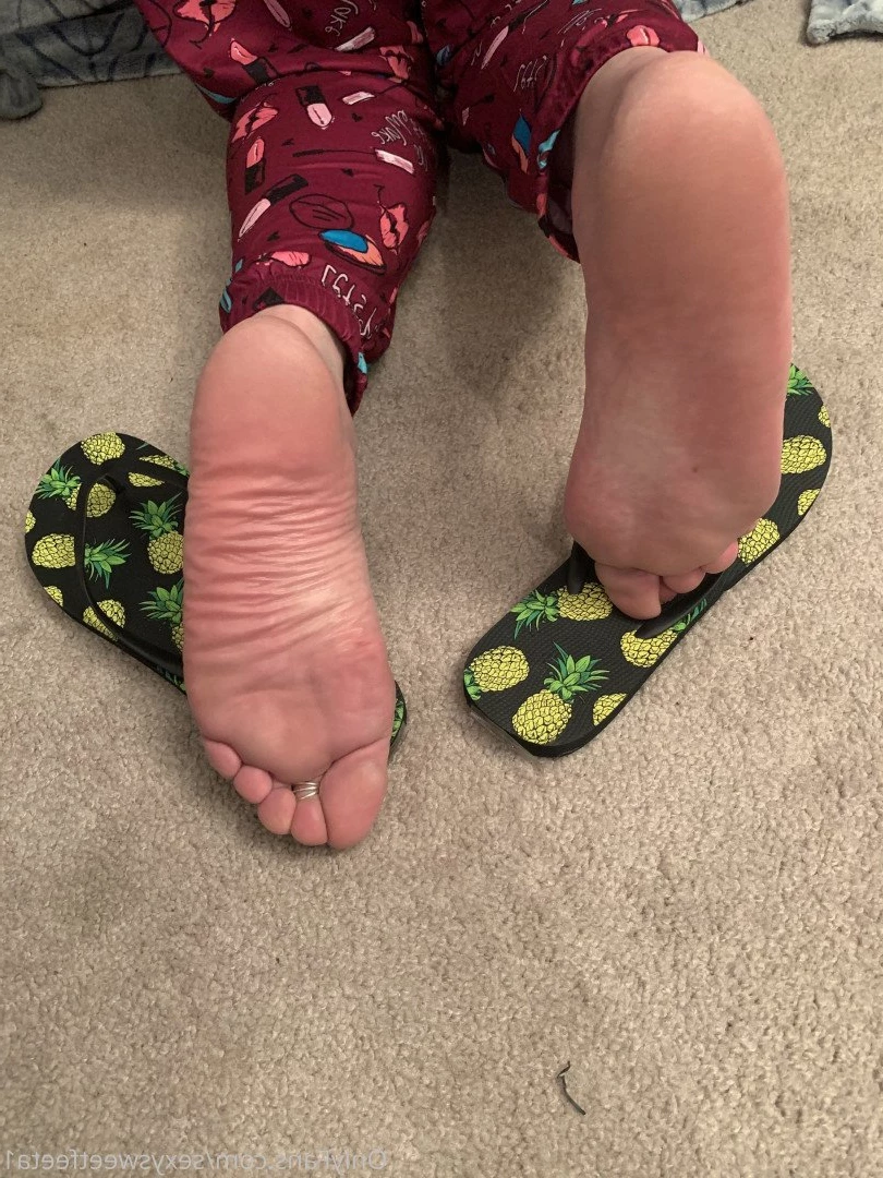 sexysweetfeetana [ sexysweetfeeta1 ] Onlyfans leaked photo 2762476 on Hotleaks.tv