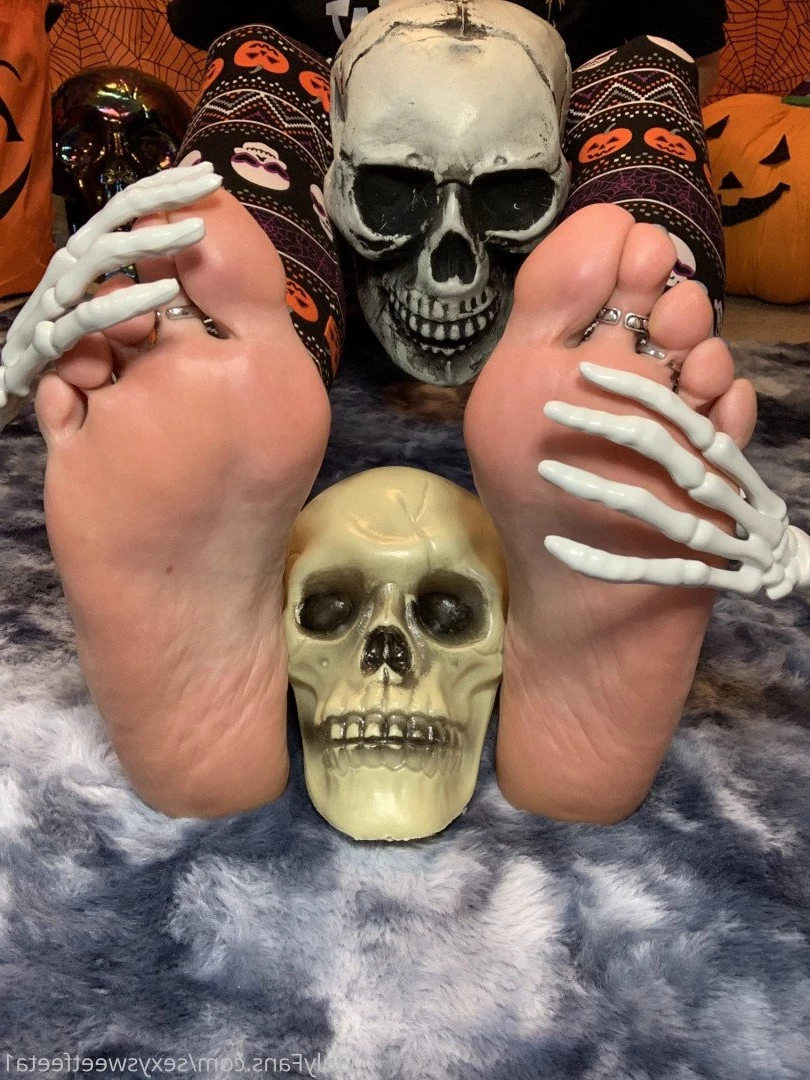 sexysweetfeetana [ sexysweetfeeta1 ] Onlyfans leaked photo 2762709 on Hotleaks.tv