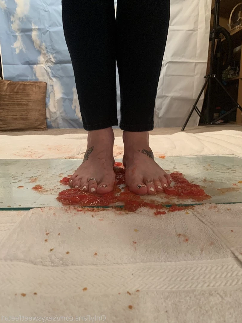 sexysweetfeetana [ sexysweetfeeta1 ] Onlyfans leaked photo 2763008 on Hotleaks.tv