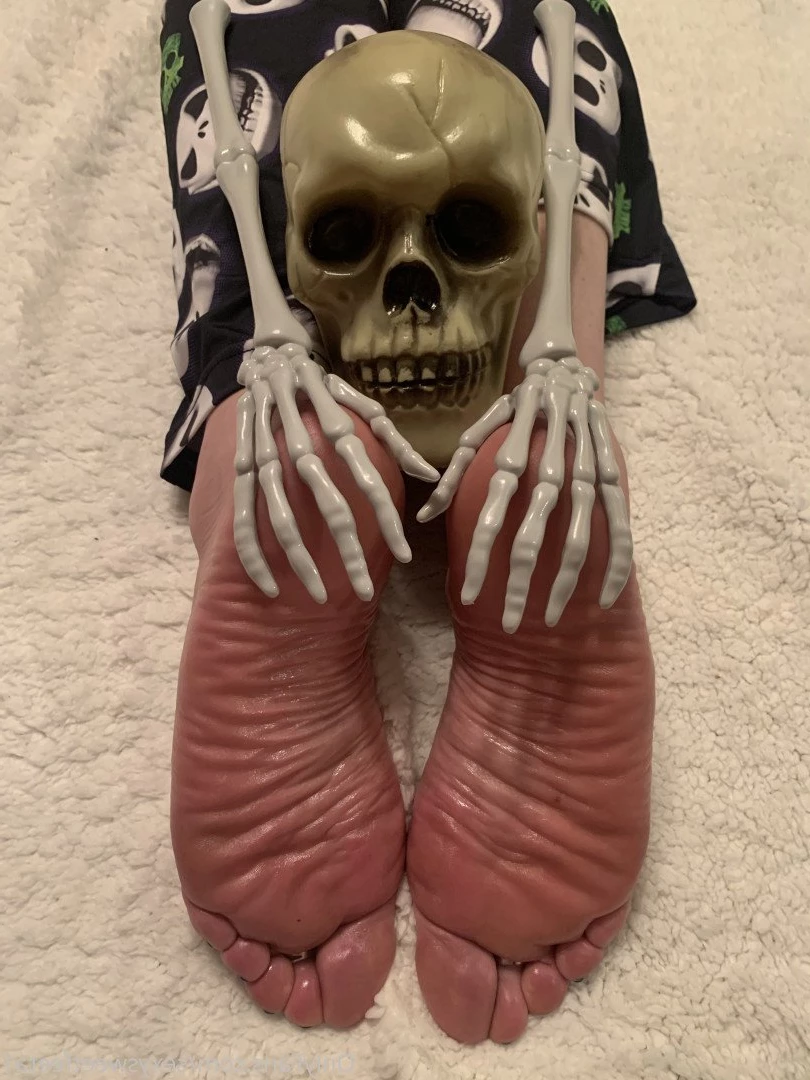 sexysweetfeetana [ sexysweetfeeta1 ] Onlyfans leaked photo 2763915 on Hotleaks.tv