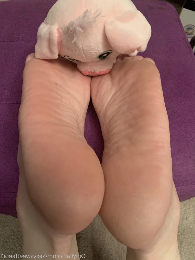 sexysweetfeetana [ sexysweetfeeta1 ] Onlyfans leaked photo 2764403 on Hotleaks.tv