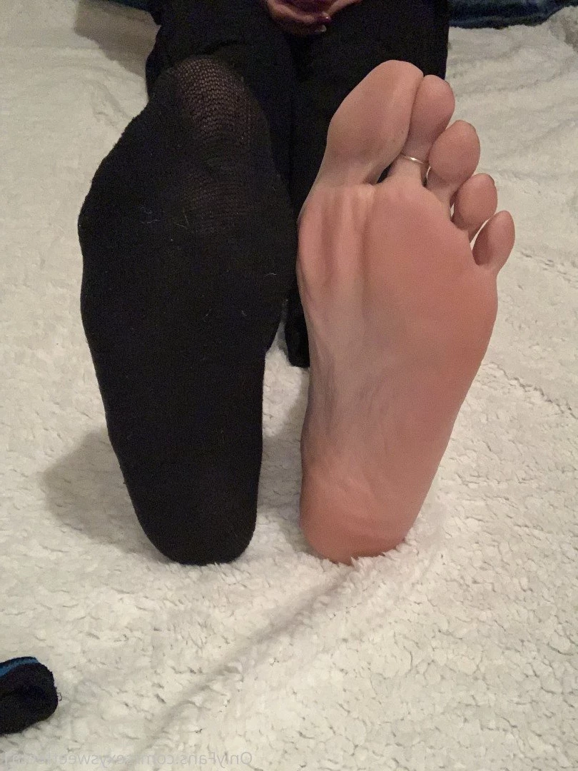 sexysweetfeetana [ sexysweetfeeta1 ] Onlyfans leaked photo 2764567 on Hotleaks.tv