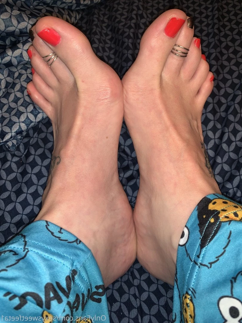 sexysweetfeetana [ sexysweetfeeta1 ] Onlyfans leaked photo 2765156 on Hotleaks.tv