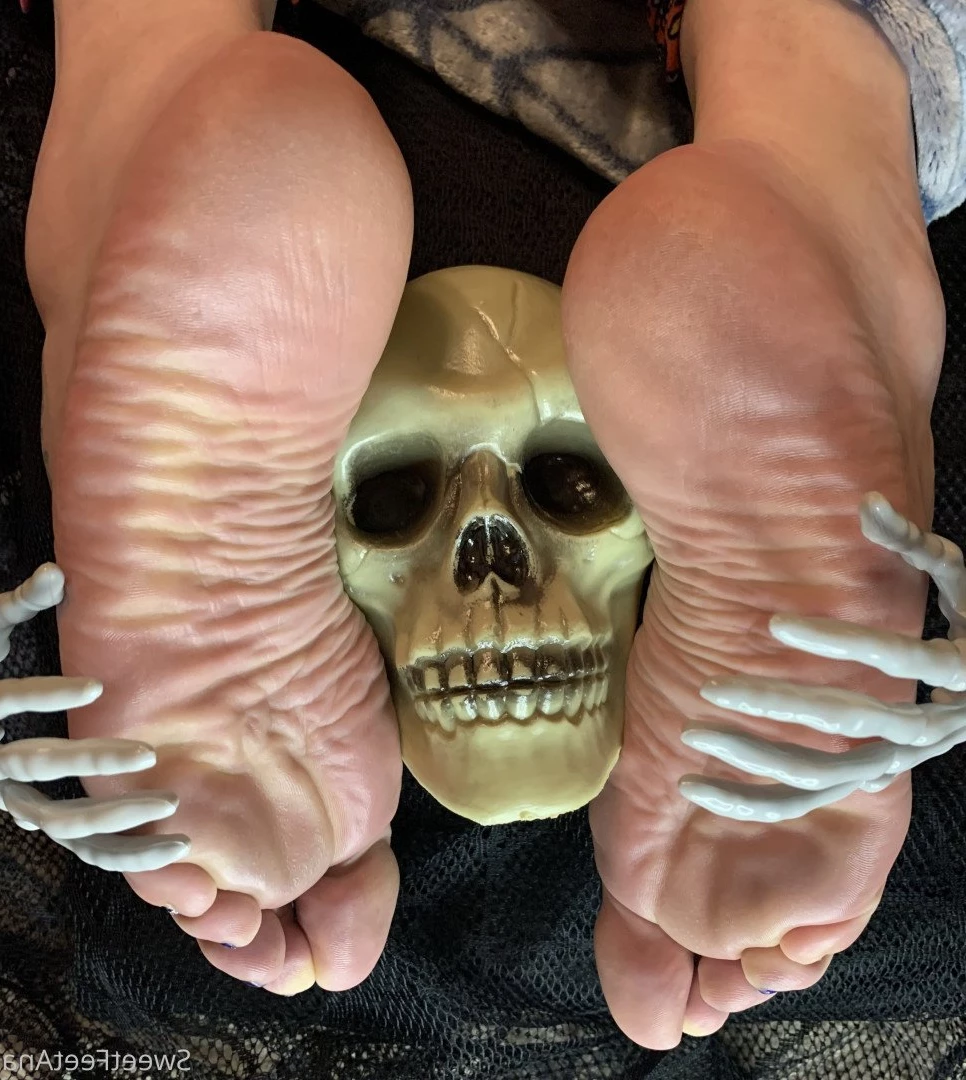 sexysweetfeetana [ sexysweetfeeta1 ] Onlyfans leaked photo 2765266 on Hotleaks.tv