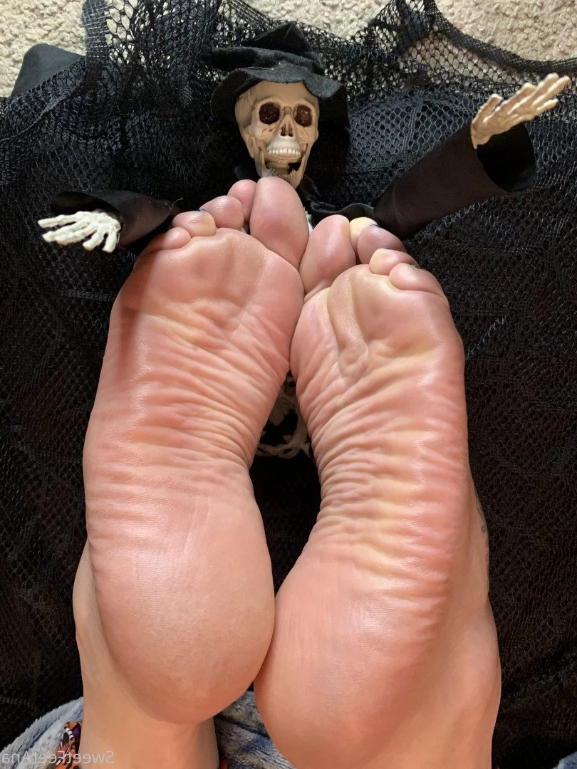 sexysweetfeetana [ sexysweetfeeta1 ] Onlyfans leaked photo 2765431 on Hotleaks.tv