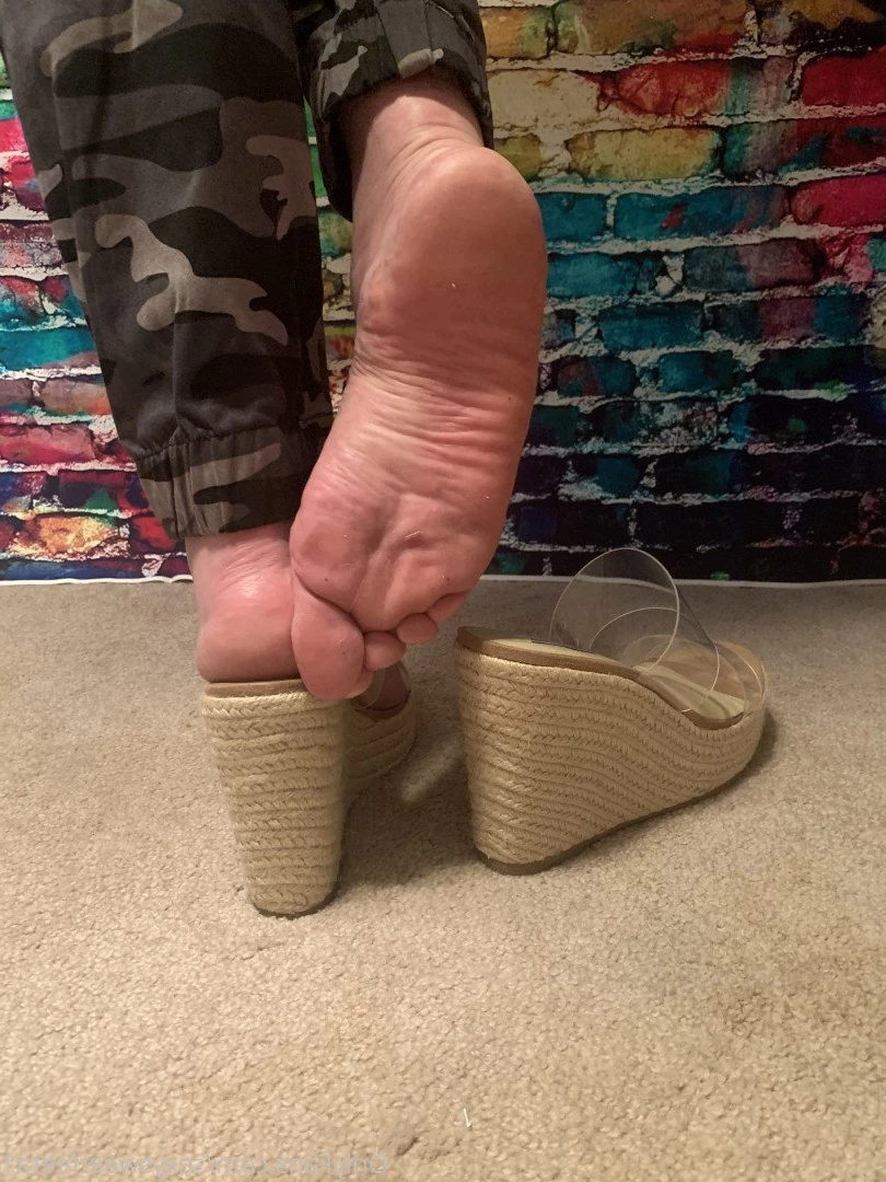 sexysweetfeetana [ sexysweetfeeta1 ] Onlyfans leaked photo 2765538 on Hotleaks.tv